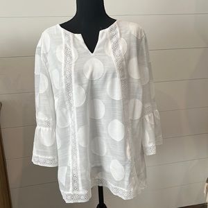 Chico’s Crisp White Top